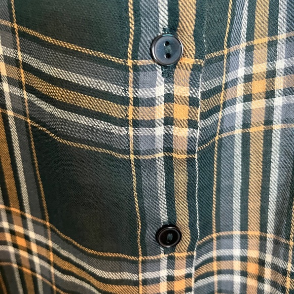 Sundry for Evereve Forest Green Plaid Tunic Shirt with Heart and High-Low Hem - Picture 3 of 7